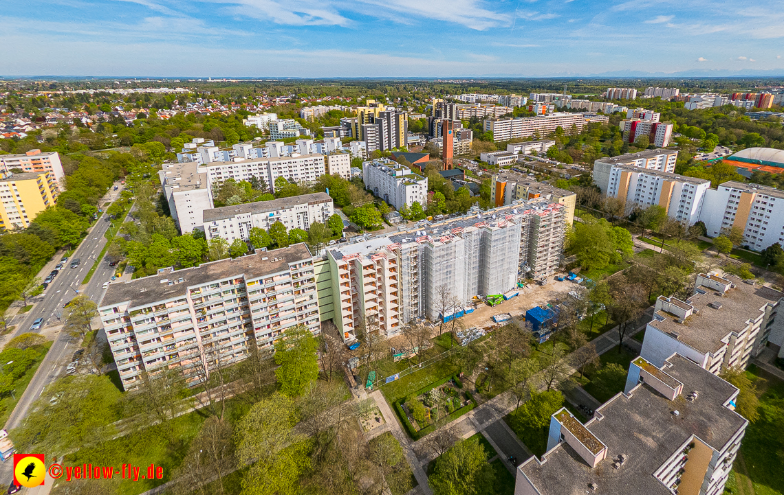 04.05.2023 - Luftbilder von der Fassadensanierung an der Kurt-Eisner-Straße in Neuperlach